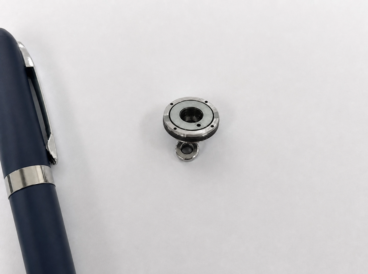 Miniature Cross Roller Bearing small seating face, handling sensitivity, preload, and application fit visual